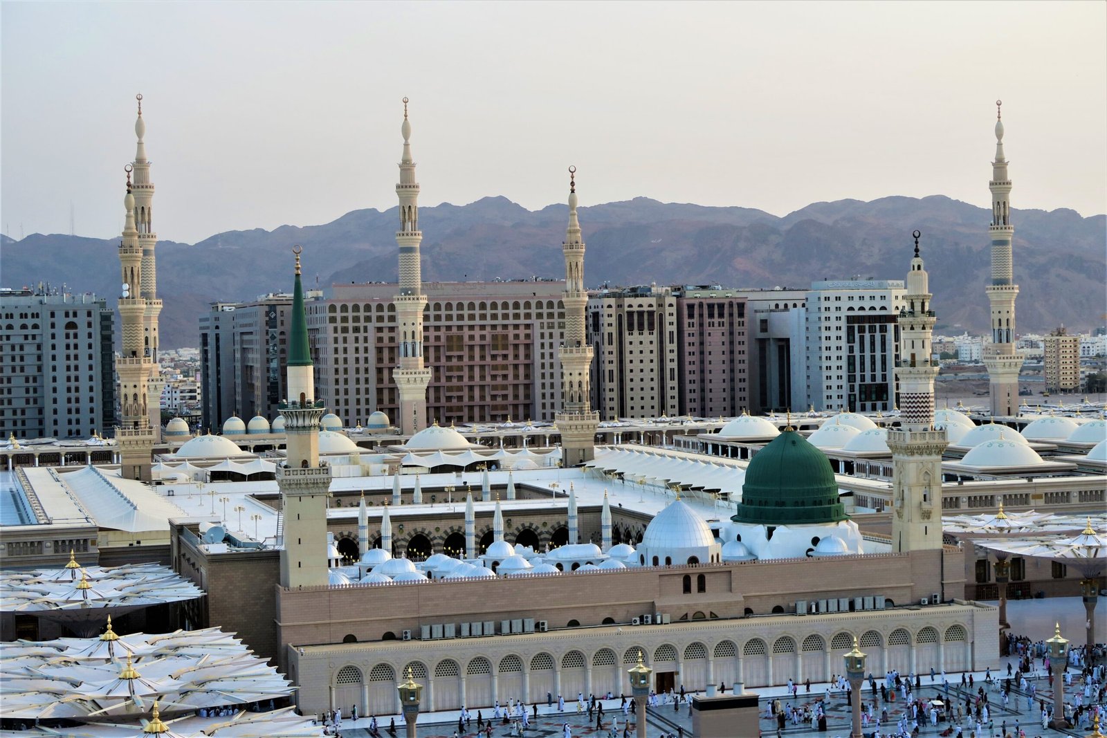 umroh-dan-i'tikaf-ramadhan-masjid-nabawi-madina-travelumrohhajisunnah.com - 082211279197